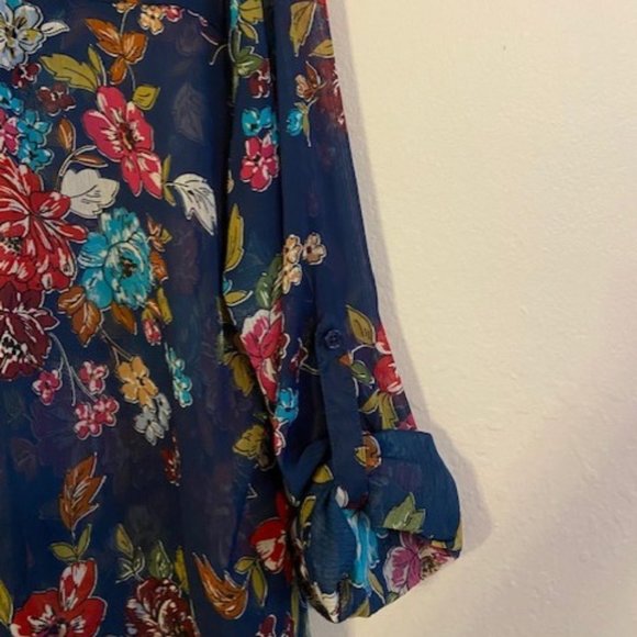 Kut from the Kloth Navy Flower Print blouse (PL) - Picture 4 of 9